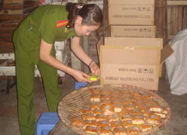 Bánh Trung thu 'rởm' tấn công thị trường