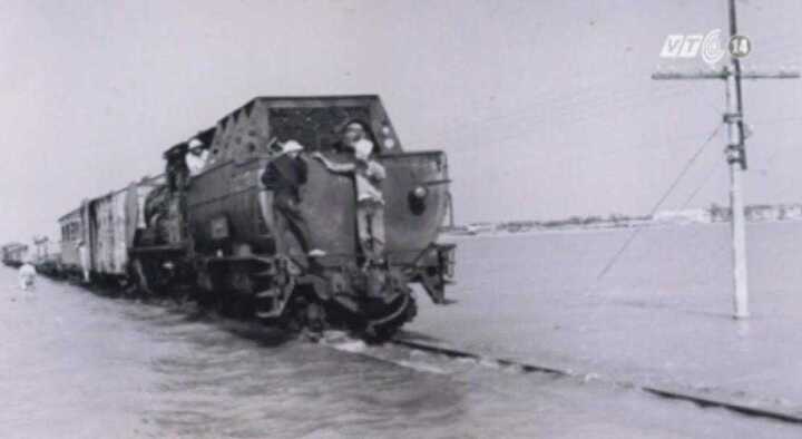 Video: Trận đại hồng thủy 1971 tàn phá Hà Nội