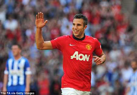 Van Persie trở lại cứu Man Utd