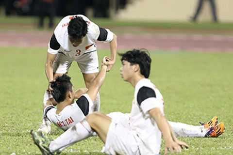 Thầy Giôm 'chê' hàng thủ U19 Việt Nam non nớt