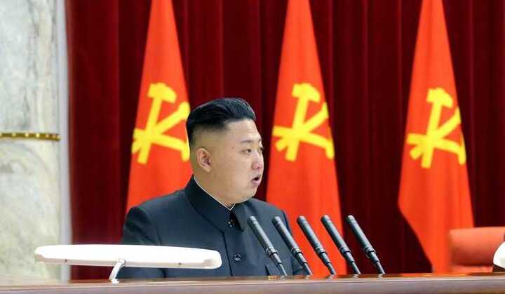Kim Jong-un từng luyện chữ để viết giống cha
