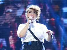 Cô gái lai Hạnh Phúc đáng yêu với ca khúc Xích lô -Taxi