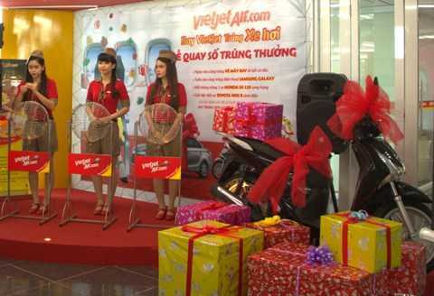 Lộ diện chủ nhân xe SH đầu tiên của chương trình 'Bay VietJet – Trúng xe hơi'