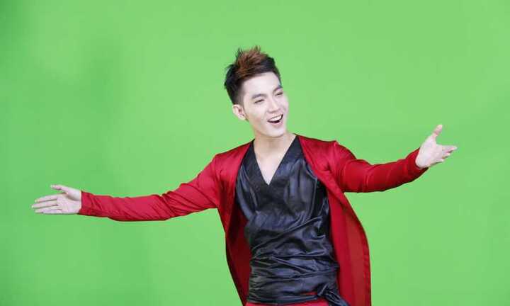 'Đột nhập' hậu trường MV mới nhất của Đặng Anh Tuấn