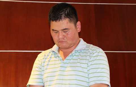 Đột kích khách sạn bắt ông trùm lừa đảo công nghệ cao