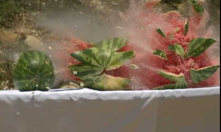 Giọng hát của chàng trai 'cái bang' làm chao đảo dân mạng