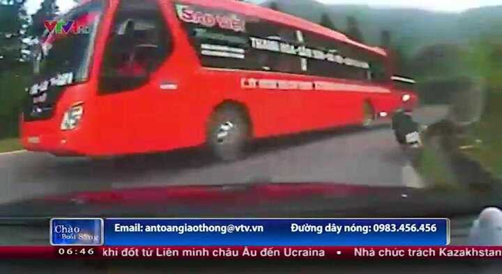 Lộ clip xe Sao Việt từng vượt nguy hiểm suýt gây tai nạn thảm khốc