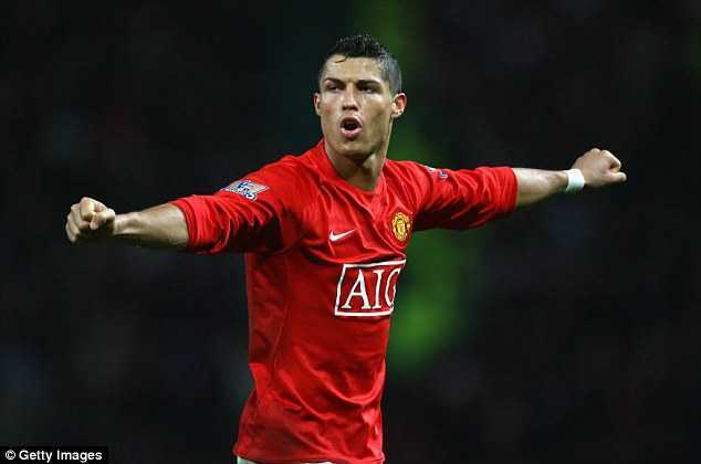 Chán Real Madrid, Ronaldo muốn về lại Man Utd