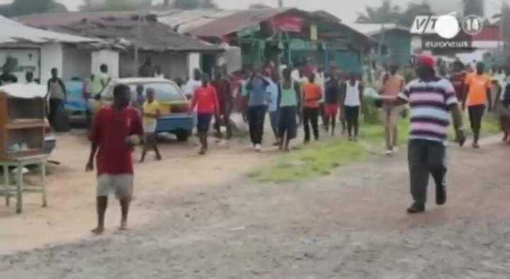 Bệnh nhân Ebola trốn viện lang thang kiếm thức ăn