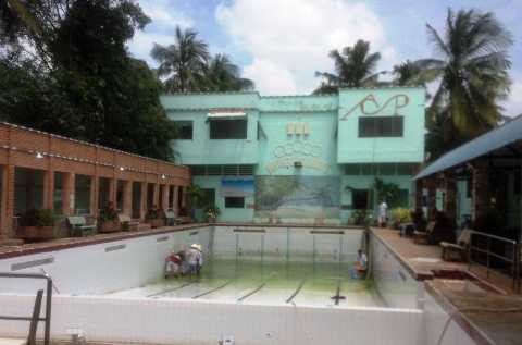 Hai nam sinh chết đuối dưới bể bơi giữa Sài Gòn