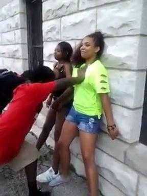 Trò nghịch dại nguy hiểm mới của thanh niên Tây