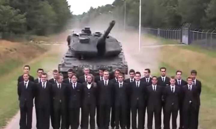 Video: Gai người xem thử phanh xe tăng