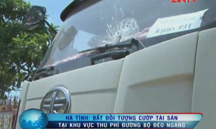 Clip: Chặn ôtô trên Quốc lộ 'xin' tiền