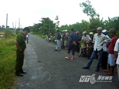 Bị đâm 16 nhát dao, nam thanh niên chết gục ven đường