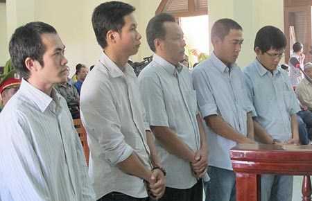 Xảy ra bức cung, nhục hình: Do áp lực phá án?