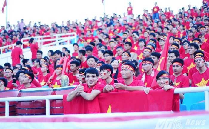 Bí ẩn lối đi 'ma' vào sân Mỹ Đình không cần vé