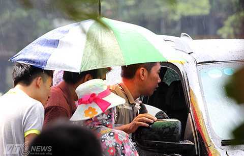 Trực tiếp: Giá vé chợ đen xem U19 Việt Nam đang giảm mạnh