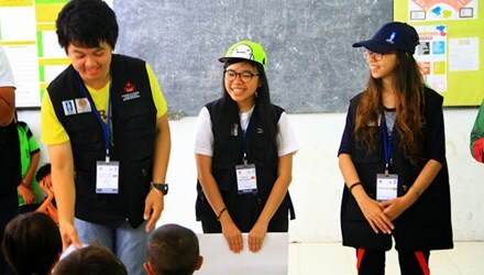 Cô bạn hoãn 6 học bổng để làm tình nguyện ở khu ổ chuột