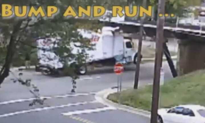 Video: Cầu vượt tai hại hớt nóc 55 xe tải