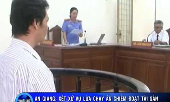 Clip: Xét xử vụ lừa chạy án, chiếm đoạt gần 100 triệu đồng