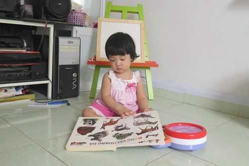 'Thần đồng' đi chưa vững đã biết đọc chữ