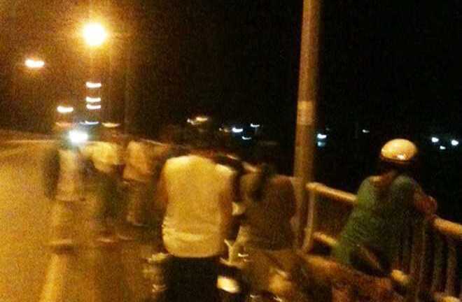 Lái ô tô nhảy cầu tự tử, cô gái để lại lời nhắn đừng tin đàn ông