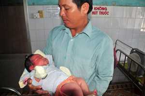 Mẹ nặng 102 kg, sinh con 6,5kg ở Quảng Nam