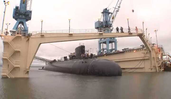 Video: Tàu ngầm Mỹ được hạ thủy như thế nào?