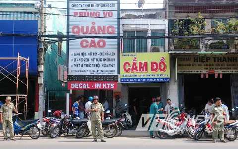 Chủ tiệm dán Decal bị trộm đâm chết giữa phố Sài Gòn