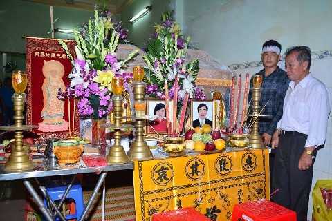 Gia đình bác sĩ chết ngạt trên ôtô: Yêu cầu khẩn trương điều tra