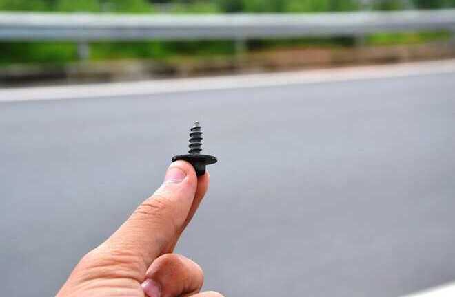 Cao tốc dài nhất Việt Nam vừa thông xe đã bị rải đinh