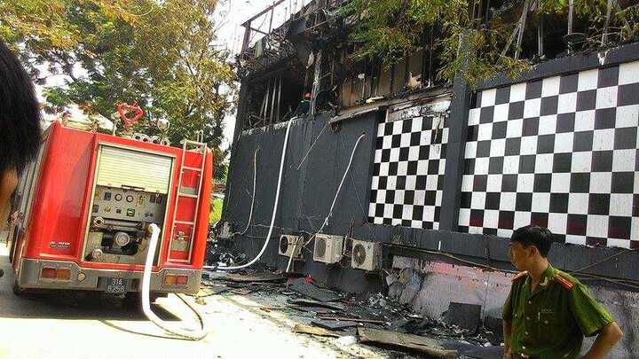 Bar Luxury cháy dữ dội: Nhiều nạn nhân nhập viện