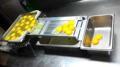 Mẹo tách lòng đỏ trứng cực đơn giản và chuyên nghiệp