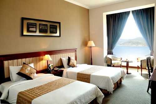 Khách sạn StarCity Halong Bay tiếp tục được vinh danh