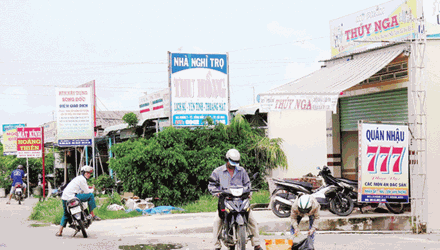 Chủ tịch huyện lấy đất công cho thuê, 'đút' túi tiền tỷ