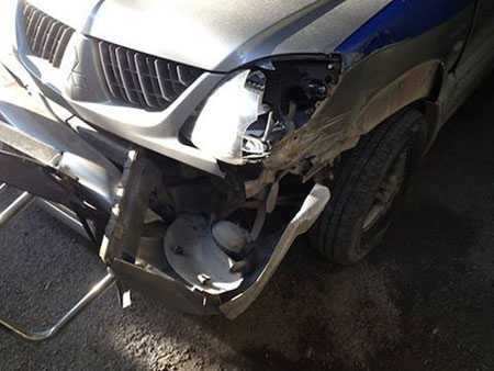 Liều lĩnh vượt trạm cân, xe tải tông trúng xe thanh tra giao thông