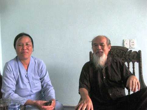 Lạ lùng người phụ nữ có 2 cặp 'bồng đào' với 4 'nhũ hoa'