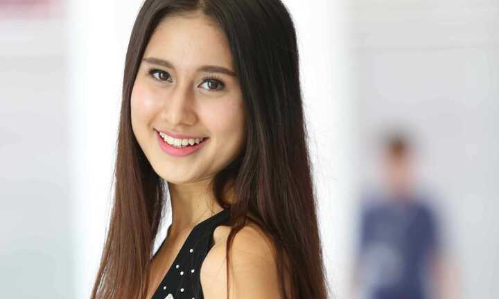 Bông hồng lai 18 tuổi giảm cân để chinh phục Hoa hậu Thế giới