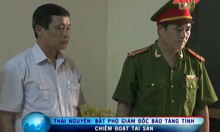 Bắt khẩn cấp PGĐ bảo tàng rút ruột tiền xây đền, chùa