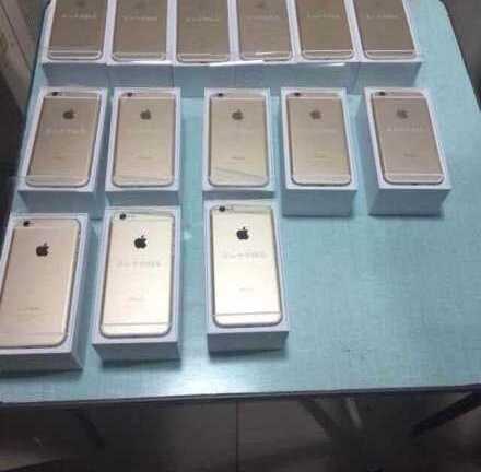 Tỷ phú tặng iPhone 6 cho toàn bộ nhóm bạn học cũ