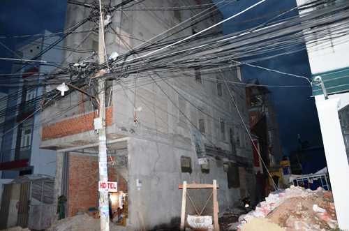 Sập giàn giáo công trình, một thợ sơn tử vong