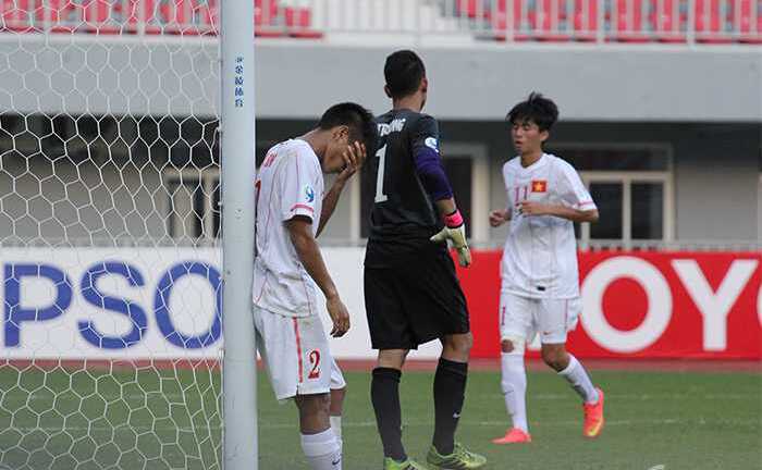 Ai đang xâu xé 'miếng bánh' U19 Việt Nam?