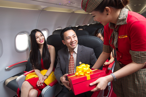 Tranh cãi nảy lửa vụ 'bay Vietjet, trúng xe hơi', luật sư nói gì?