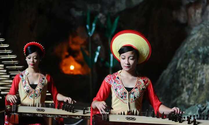 Độc đáo hoà nhạc dân tộc tại hang Đầu Gỗ