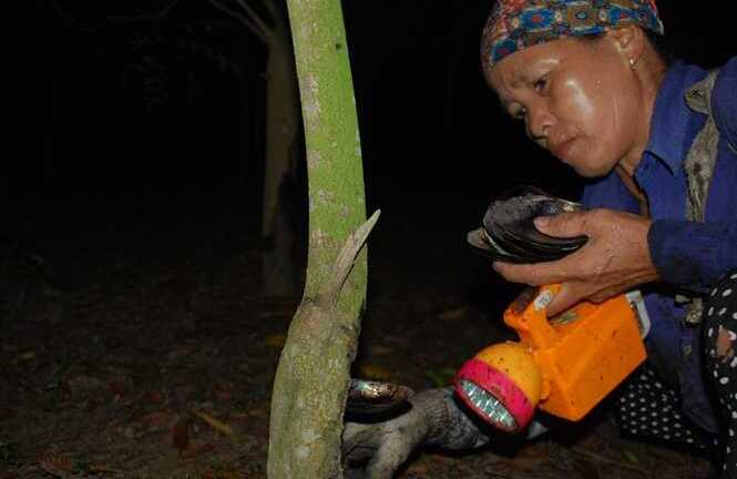 Chuyện ở nơi đàn bà làm việc ở ‘âm phủ’