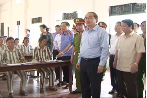 Còn phạm nhân đánh nhau trong trại giam