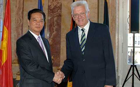 Thủ tướng Nguyễn Tấn Dũng đến Berlin