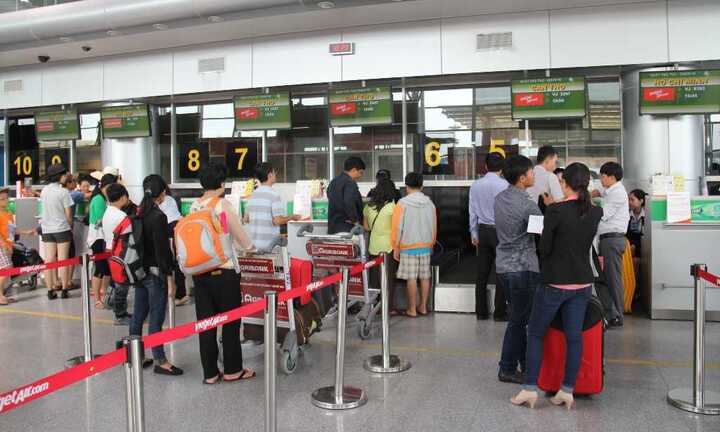 Hành hung nhân viên hàng không, hành khách bị phạt 7,5 triệu đồng