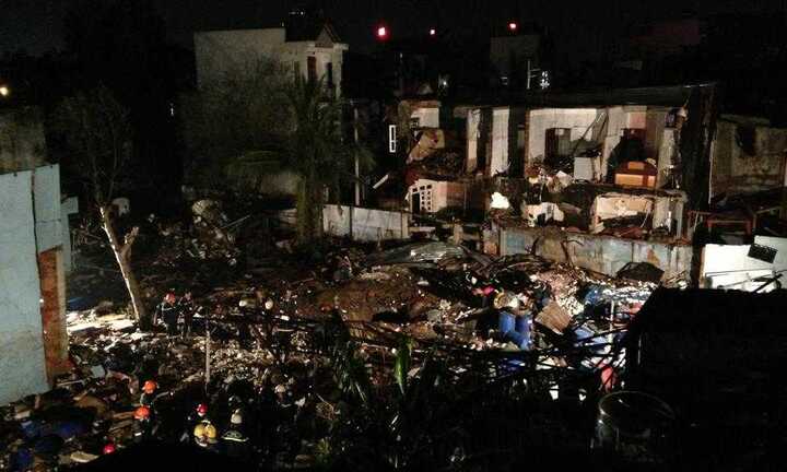 Đang tìm nạn nhận vụ nổ rung chuyển giữa TP.HCM