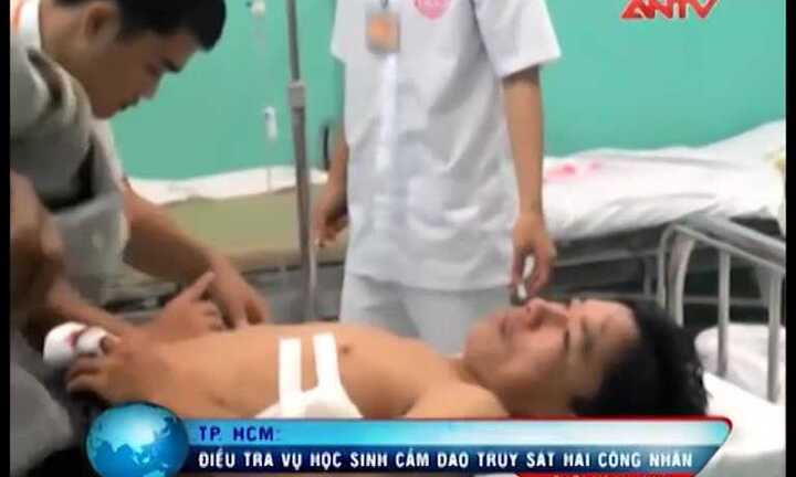 Nhóm học sinh cầm dao truy sát người va quệt xe